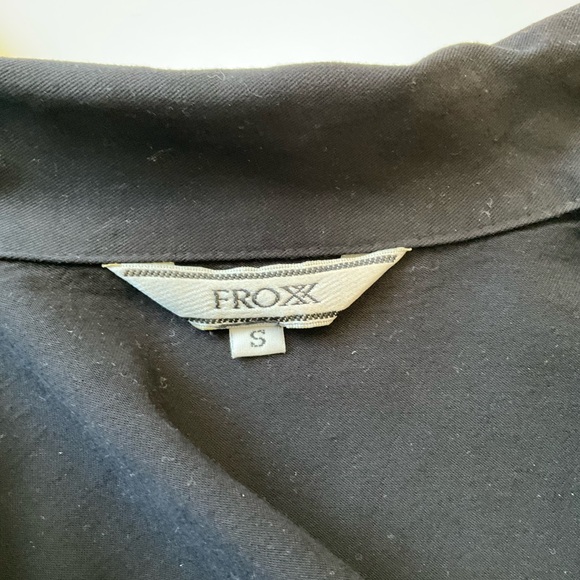 Vintage Embroidered Blouse Mother Of Pearl Buttons Black S - Picture 7 of 12